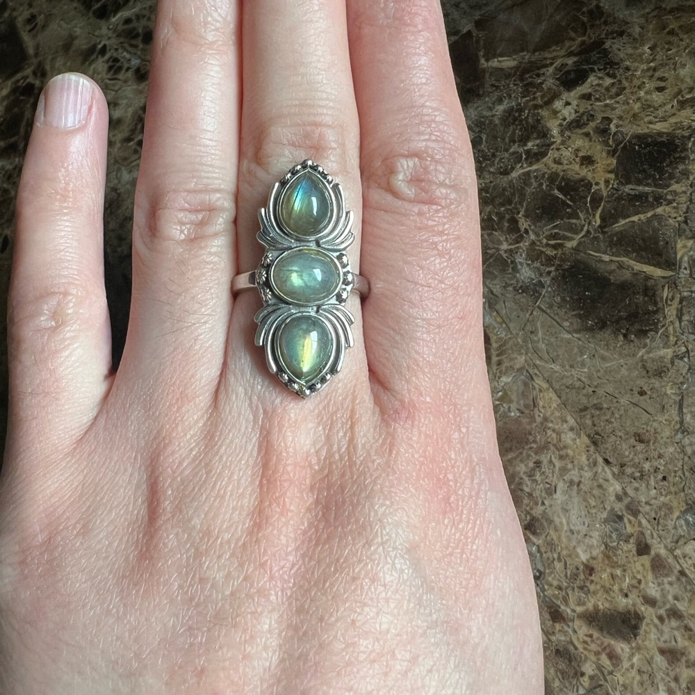 Hespera Ring - Picture 3 of 5